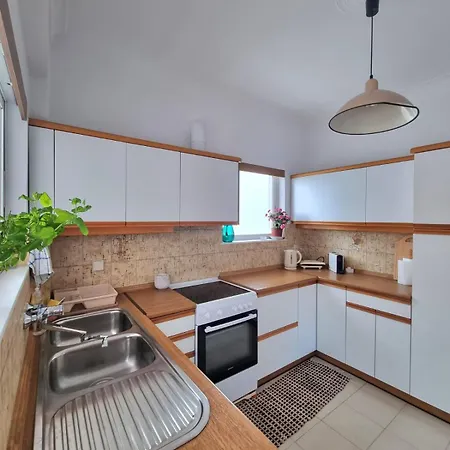 With Sea View 1 * لوترا إديبسو