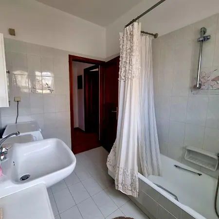 With Sea View 1 شقة *